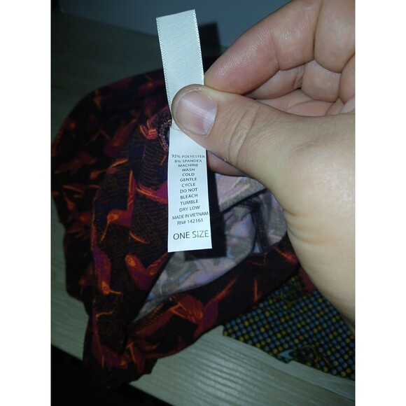 Lot Of 3 LuLaRoe Butter Soft Leggings Womens One Size Hummingbirds Skates Hearts - Picture 4 of 15